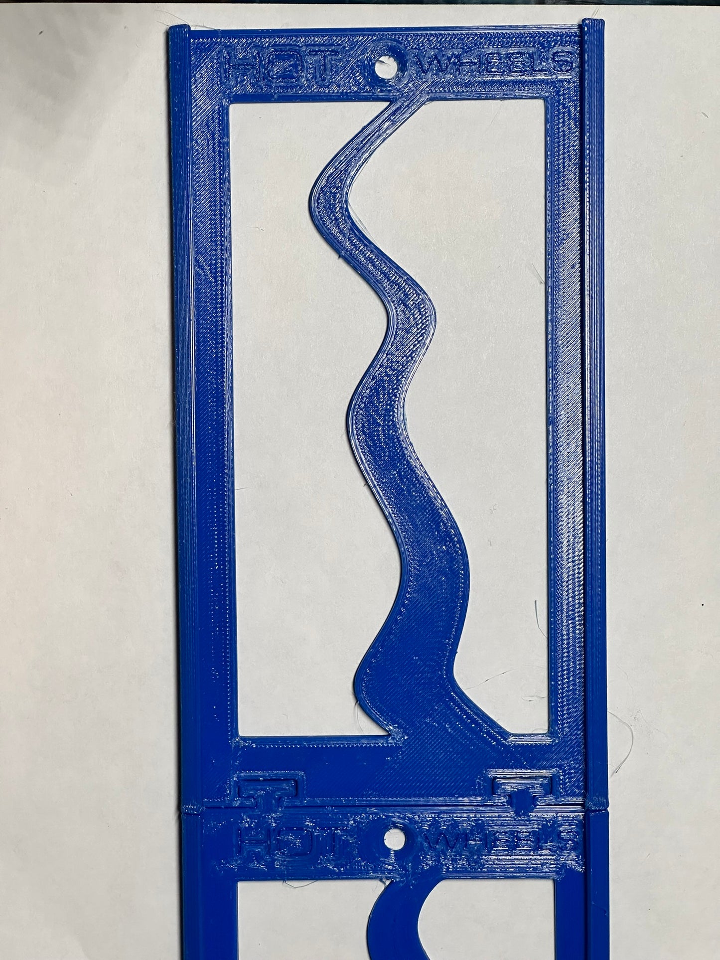 HOT WHEELS WALL DISPLAY no more in a box