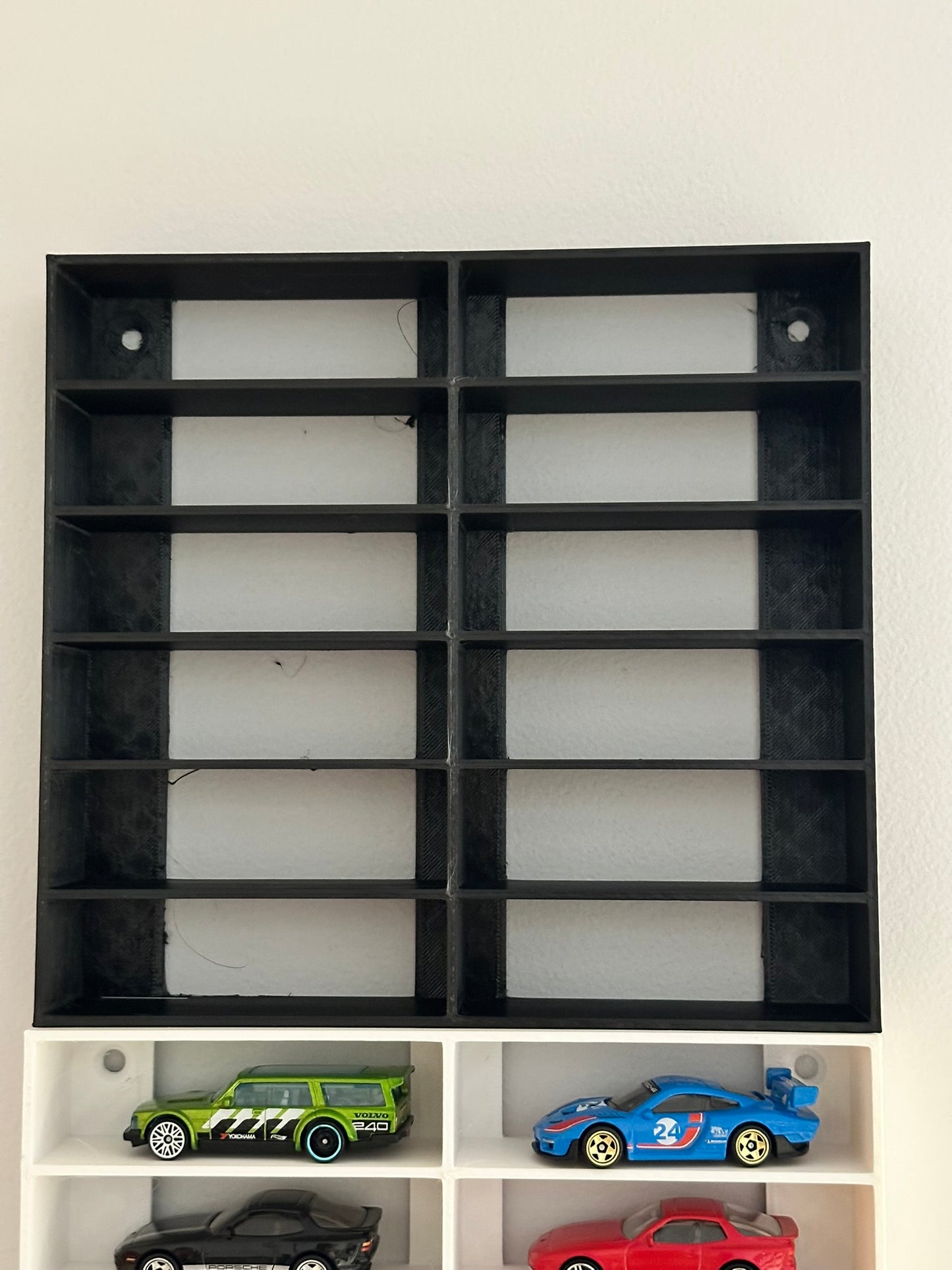HOT WHEELS WALL DISPLAY no more in a box