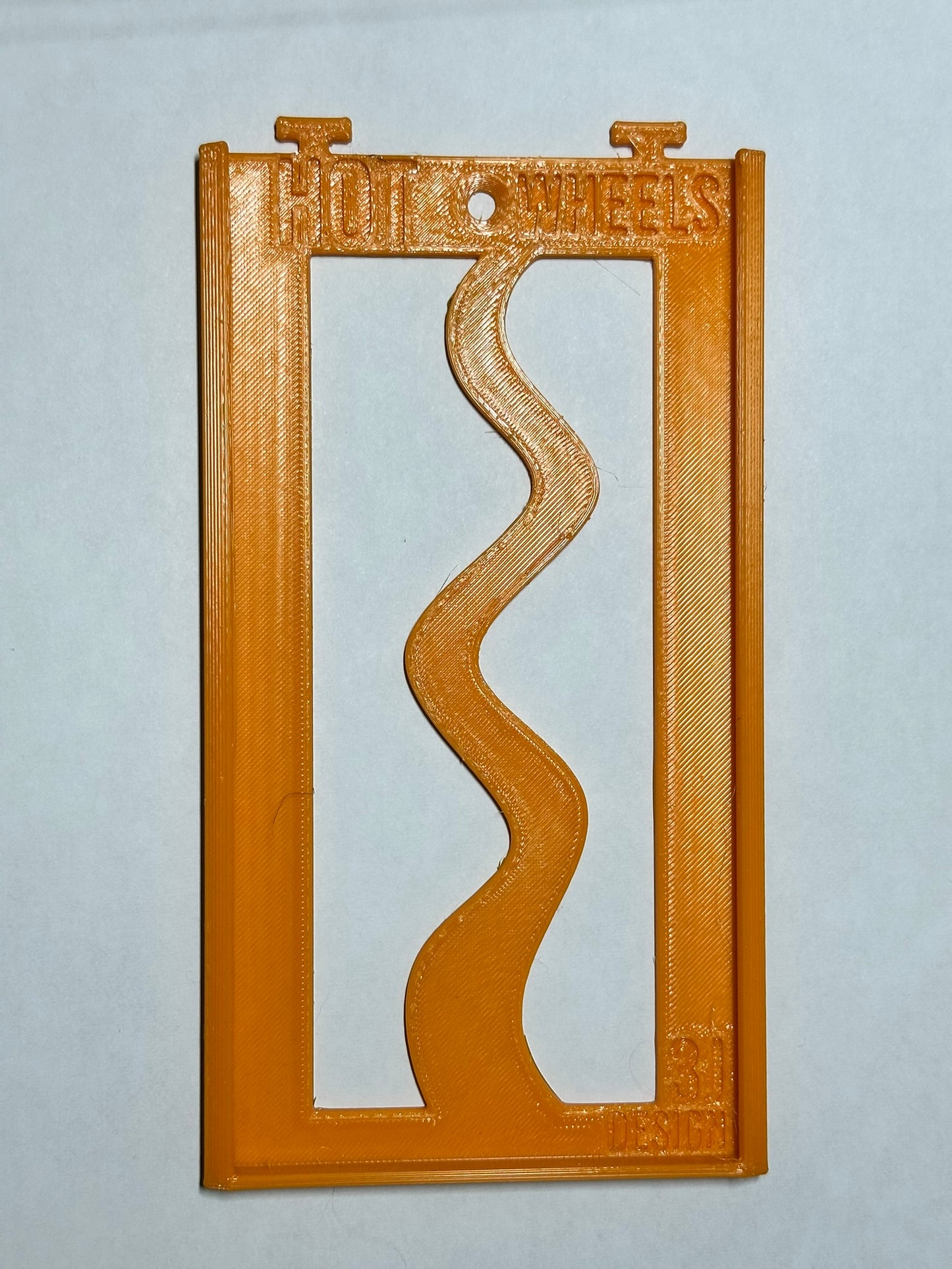 HOT WHEELS WALL DISPLAY no more in a box